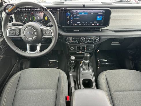 Certified 2025 Jeep Wrangler Unlimited Sahara w/ Safety Group AWD/4WD image 14