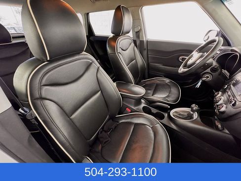 Used 2016 Kia Soul + image 25