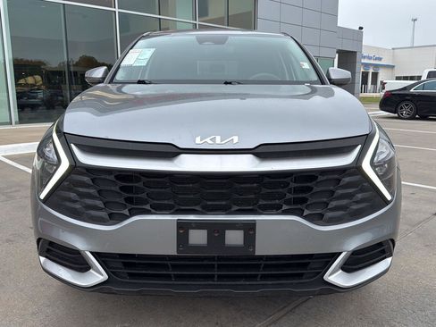 Used 2023 Kia Sportage LX AWD/4WD image 4