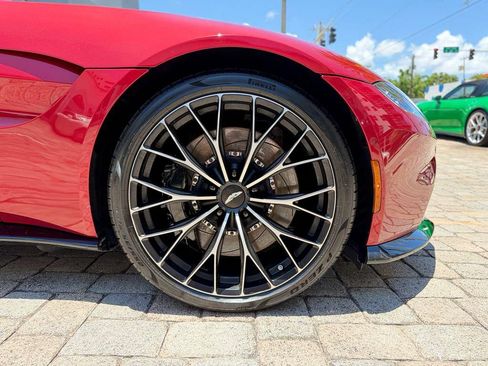 Used 2023 Aston Martin V8 Vantage Coupe RWD image 25