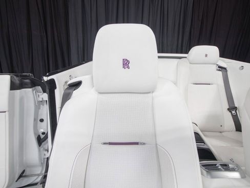 Used 2017 Rolls-Royce Dawn image 55