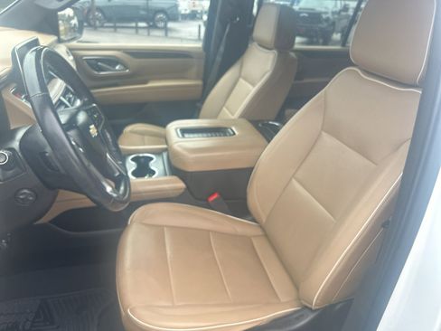 Used 2022 Chevrolet Suburban Premier image 16