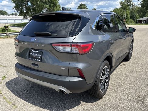 Used 2022 Ford Escape SE FWD image 3