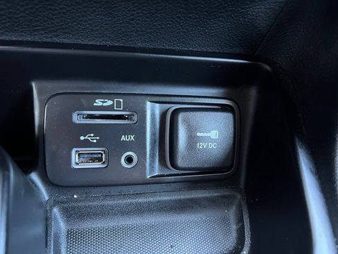 Used 2015 Jeep Cherokee Latitude w/ Cold Weather Group AWD/4WD image 36