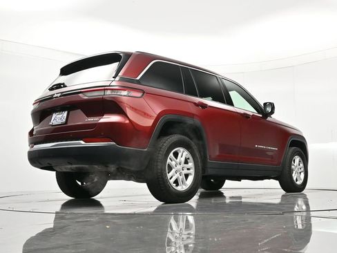 Used 2024 Jeep Grand Cherokee Laredo image 45