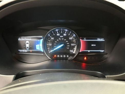 Used 2016 Ford Explorer XLT w/ Equipment Group 201A FWD image 6