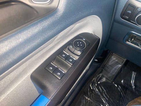 New 2025 Ford Maverick XLT w/ XLT Luxury Package image 12