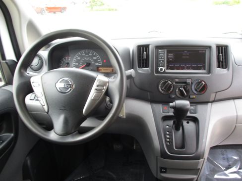 Used 2020 Nissan NV200 SV FWD image 10