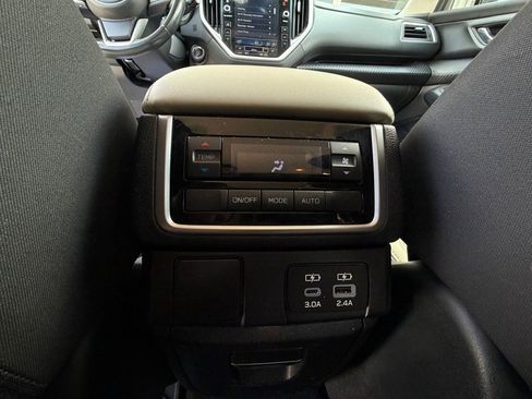 Used 2023 Subaru Ascent Premium w/ Convenience Package image 12