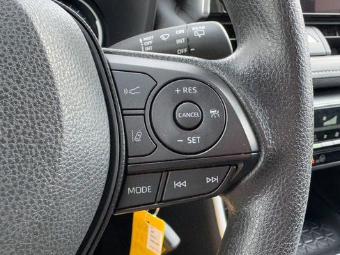 Used 2025 Toyota RAV4 LE image 17