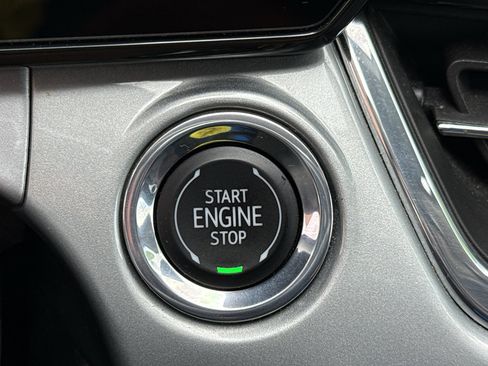 Used 2025 Chevrolet Trax LT FWD image 21
