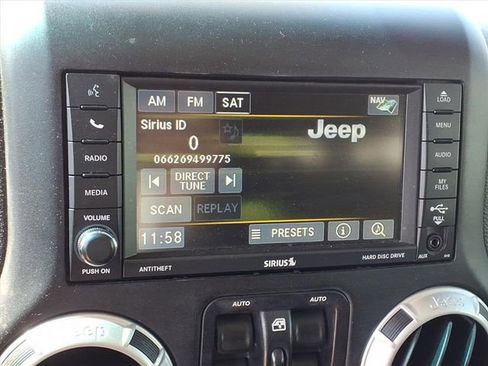 Used 2015 Jeep Wrangler Unlimited Sahara w/ Connectivity Group AWD/4WD image 23