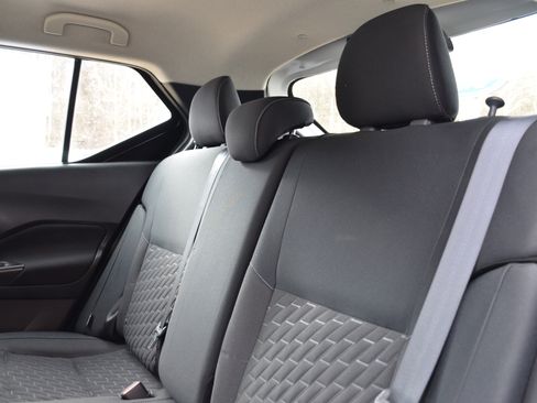 Used 2022 Nissan Kicks S image 16