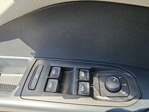 Used 2025 Volkswagen Taos S FWD image 26