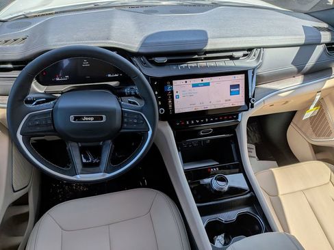 New 2026 Jeep Grand Cherokee L Limited RWD image 23
