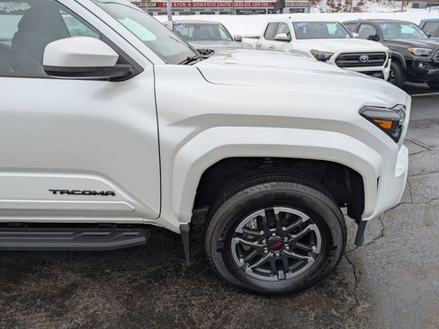 Certified 2025 Toyota Tacoma TRD Sport image 10
