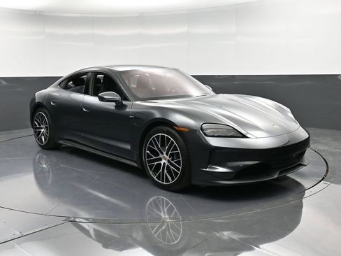 New 2026 Porsche Taycan image 10