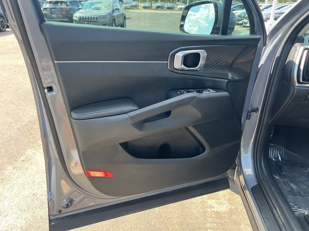 Certified 2024 Kia Sorento S w/ Panoramic Sunroof Package FWD image 11