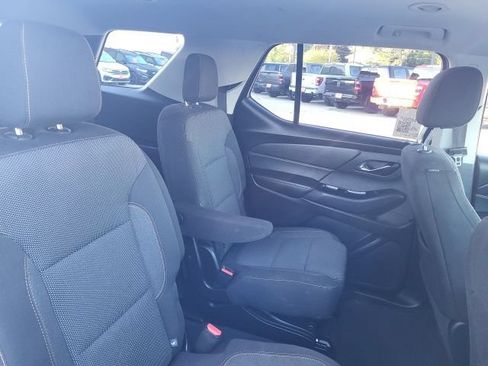 Used 2018 Chevrolet Traverse LT w/ LPO, 'HIT The Road' Package AWD/4WD image 12