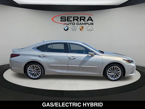 Used 2019 Lexus ES 300h w/ Accessory Package 2 FWD image 14