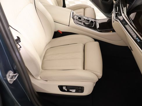 Used 2025 BMW X5 xDrive40i AWD/4WD image 13
