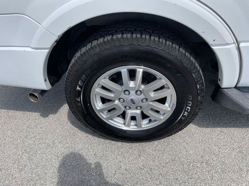 Used 2012 Ford Expedition XLT RWD image 32