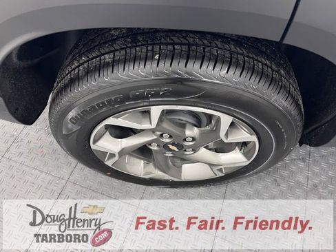 New 2025 Chevrolet Trax LT w/ Sunroof Package image 13