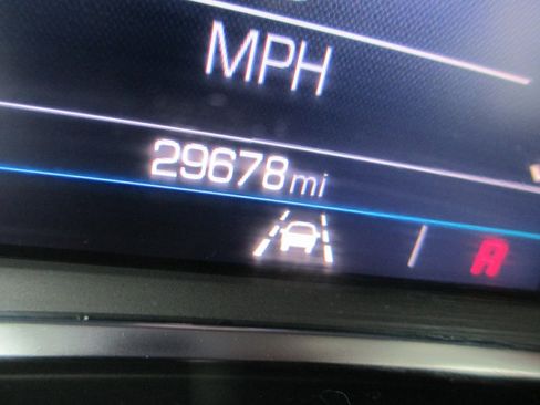 Used 2023 GMC Terrain SLE image 23