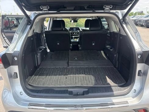Used 2022 Toyota Highlander Platinum AWD/4WD image 30