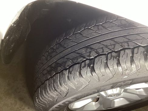 Used 2018 Toyota 4Runner SR5 Premium AWD/4WD image 15