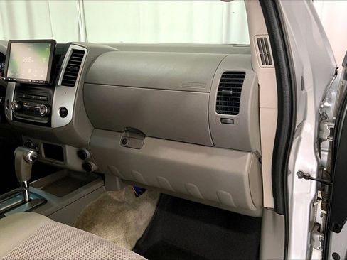 Used 2013 Nissan Frontier SV AWD/4WD image 16