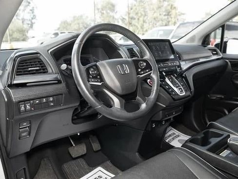 Used 2023 Honda Odyssey Elite image 19
