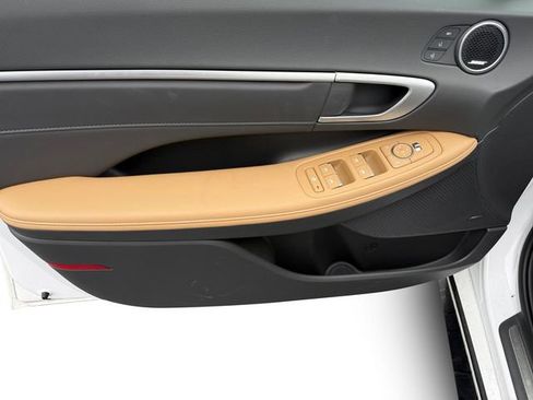 Used 2025 Hyundai Sonata Limited image 11
