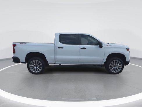 Used 2025 Chevrolet Silverado 1500 Custom Trail Boss AWD/4WD image 2