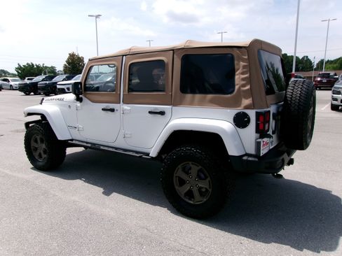 Used 2018 Jeep Wrangler Unlimited Sport AWD/4WD image 3