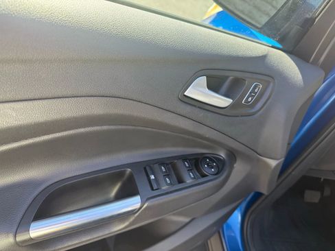 Used 2017 Ford Escape SE w/ SE Cold Weather Package AWD/4WD image 26