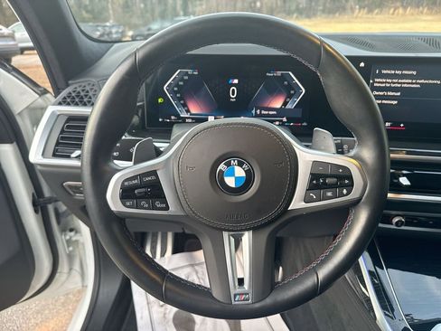Used 2023 BMW X7 M60i AWD/4WD image 16