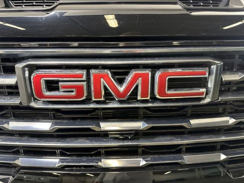 Used 2024 GMC Sierra 2500 AT4 w/ AT4 Premium Plus Package image 9