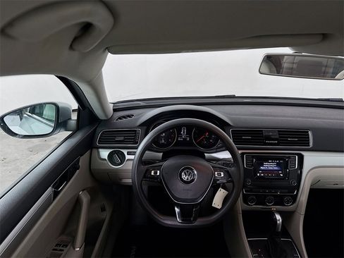 Used 2018 Volkswagen Passat 2.0T S image 21