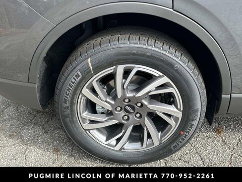 New 2026 Lincoln Corsair Premiere image 17