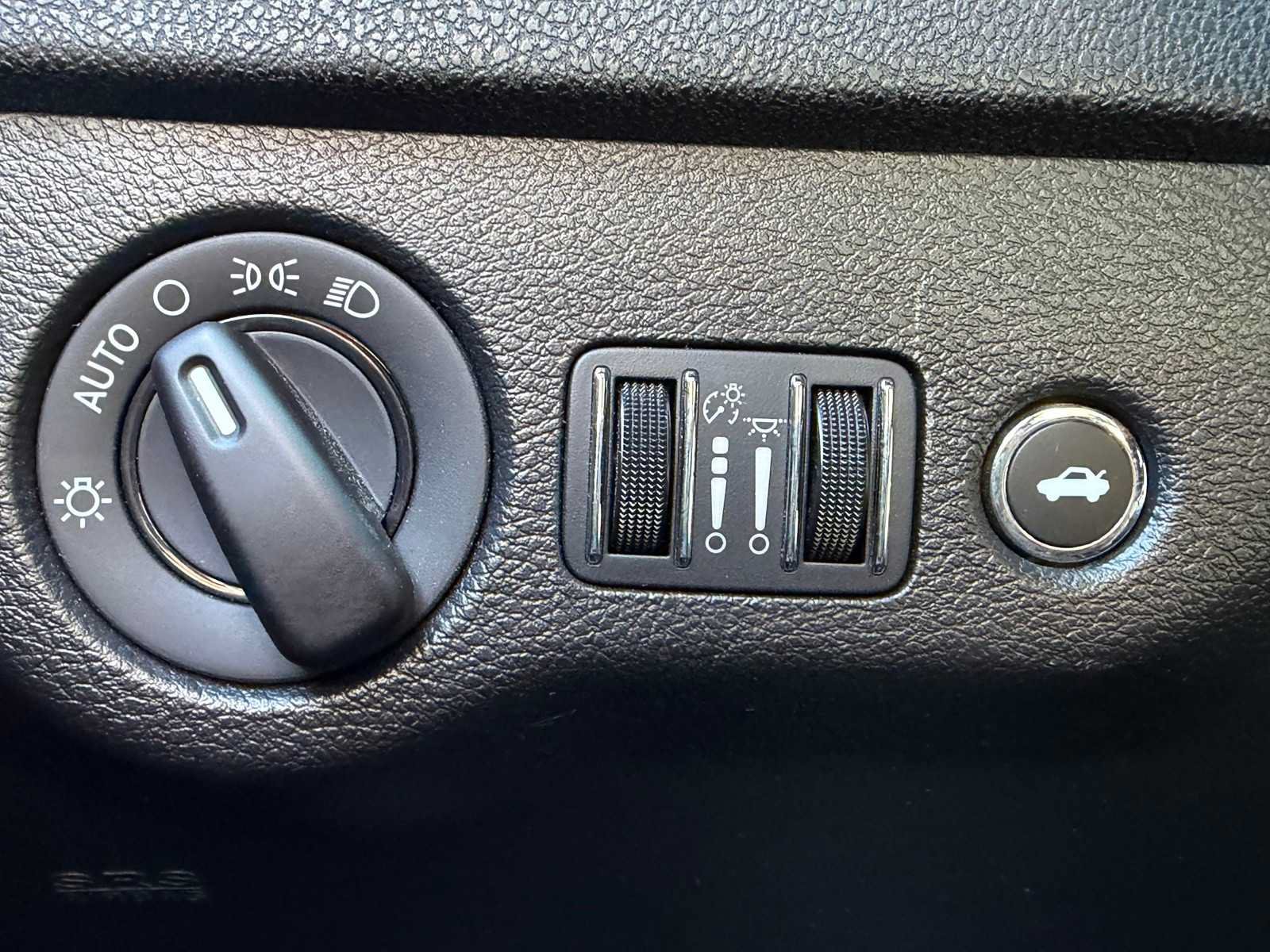 Used 2023 Dodge Charger SXT RWD image 15