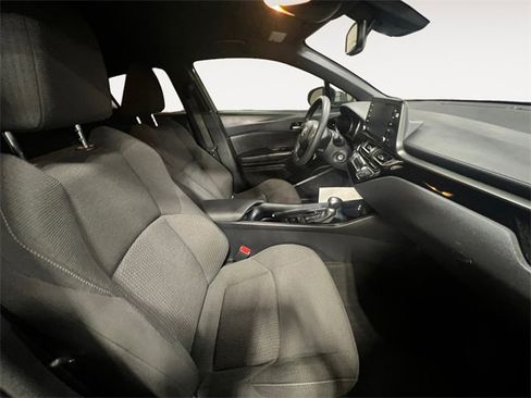 Used 2019 Toyota C-HR LE image 15