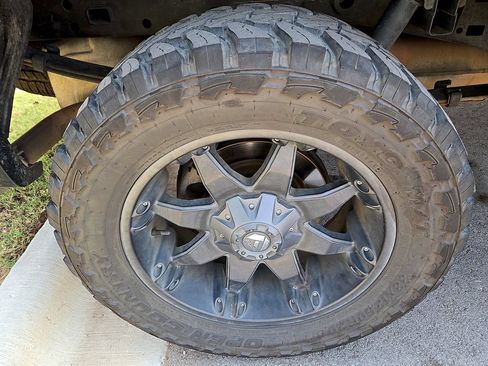 Used 2018 Ford F150 Platinum w/ Equipment Group 701A Luxury AWD/4WD image 5