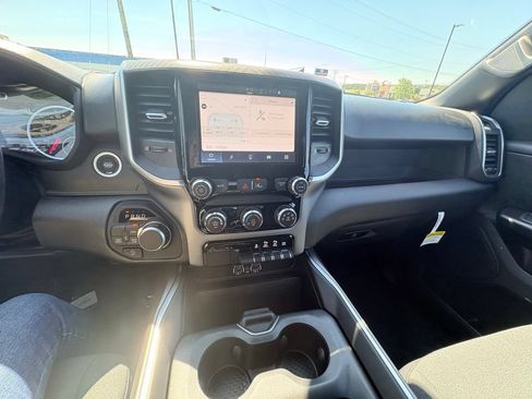 New 2026 RAM 1500 Express AWD/4WD image 23