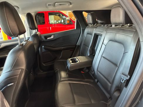 Used 2022 Ford Escape SEL w/ Technology Package AWD/4WD image 32