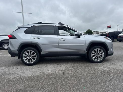 Used 2025 Toyota RAV4 XLE Premium FWD image 9