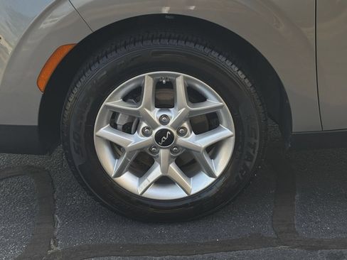 Used 2025 Kia Soul LX w/ LX Technology Package FWD image 28