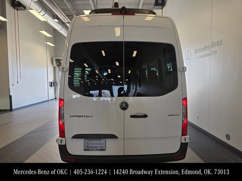 Used 2025 Mercedes-Benz Sprinter 2500 image 3