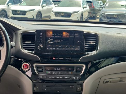 Used 2019 Honda Pilot Touring image 20