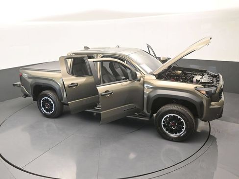 Used 2025 Toyota Tacoma TRD Off-Road w/ TRD Off Road Premium Package AWD/4WD image 83